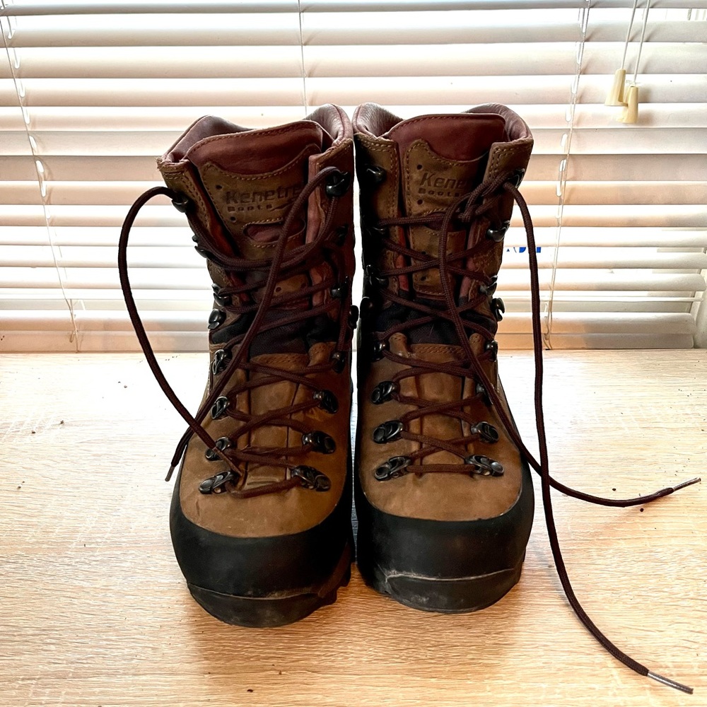 Kenetrek Women’s Mountain Extreme 400 hiking boots